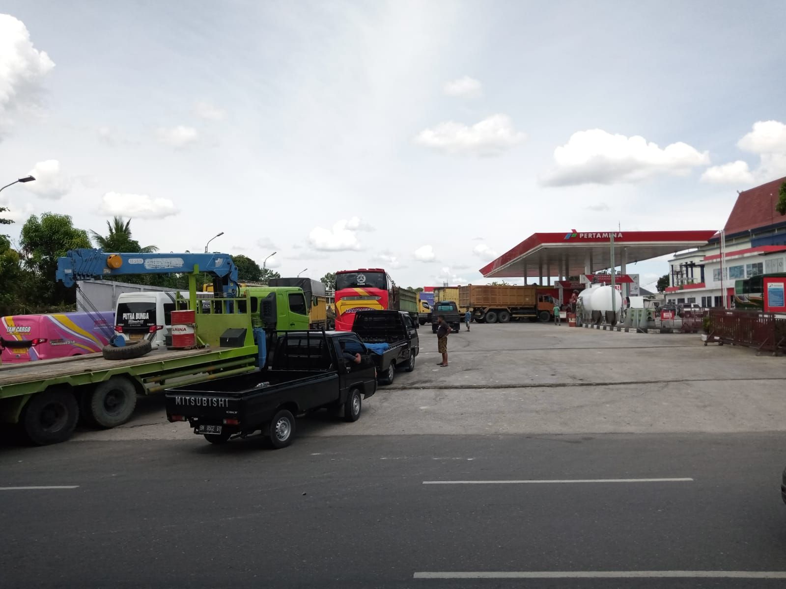 Hari Ini, Harga BBM Pertamina Naik Lagi