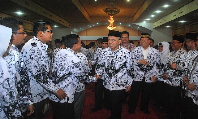 Syahril Pimpin PGRI Riau Periode 2015-2020