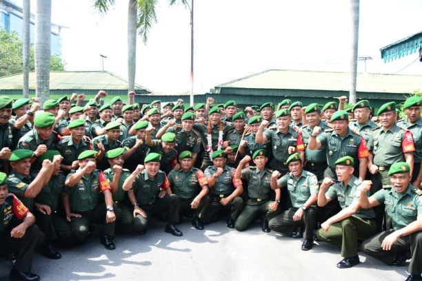 Danrem 031/WB Ajak Prajurit, PNS dan Persit Kodim Pekanbaru Selalu Bersyukur