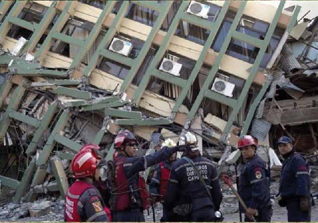 Korban Gempa Ekuador Capai 413 Orang