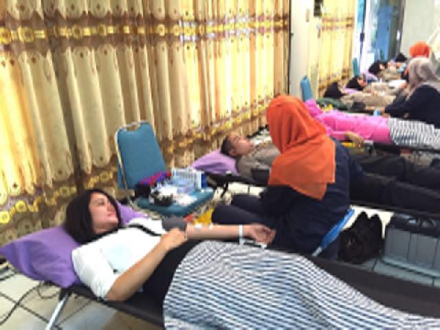 Polwan Polda Riau Gelar Donor Darah