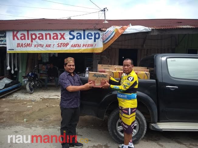 Ketua MKGR Riau Serahkan Bantuan untuk Korban Banjir di Dua Kabupaten