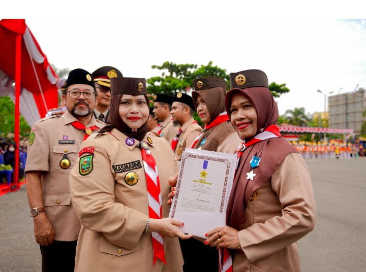 Bupati Kasmarni Pimpin Apel HUT ke-64 Pramuka