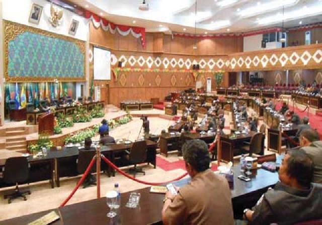 Pengesahan APBD Riau 2016 Ditunda