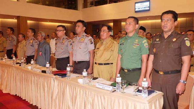 Bupati Inhil Hadiri Rakor Bupati-Walikota se-Riau