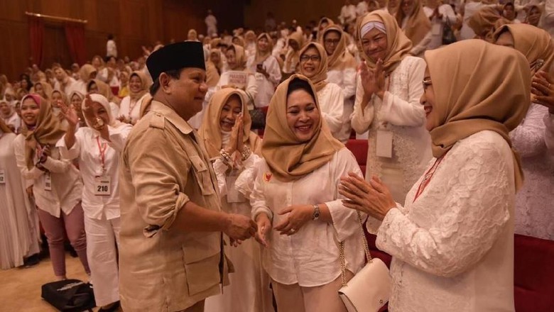 Titiek Soeharto Hadiri Deklarasi Emak-emak Pecinta Prabowo 