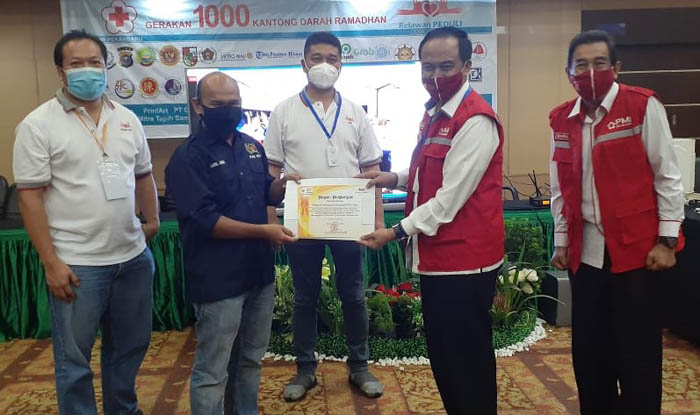 PWI Riau Terima Penghargaan dari PMI Pekanbaru