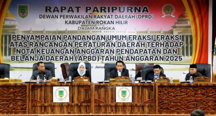 DPRD Rohil Paripurna Pandangan Umum Fraksi Terhadap Nota Keuangan APBD Tahun 2025