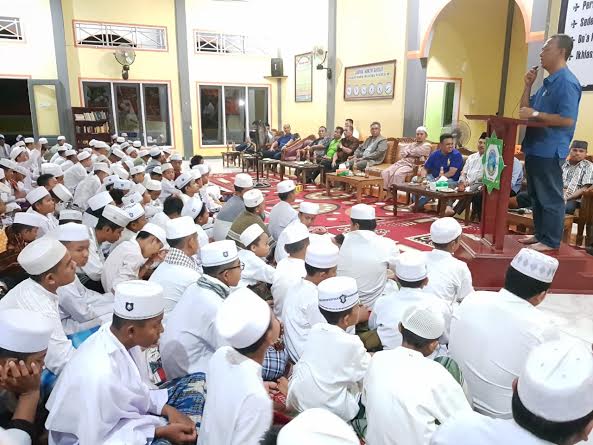 Silaturahmi ke Ponpes Nikmatullah Kasikan, Rektor UIR Motivasi Santri