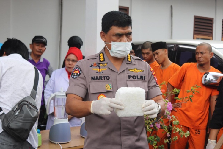 Polda Riau Gagalkan Penyelundupan 4 Kg Sabu di Pekanbaru