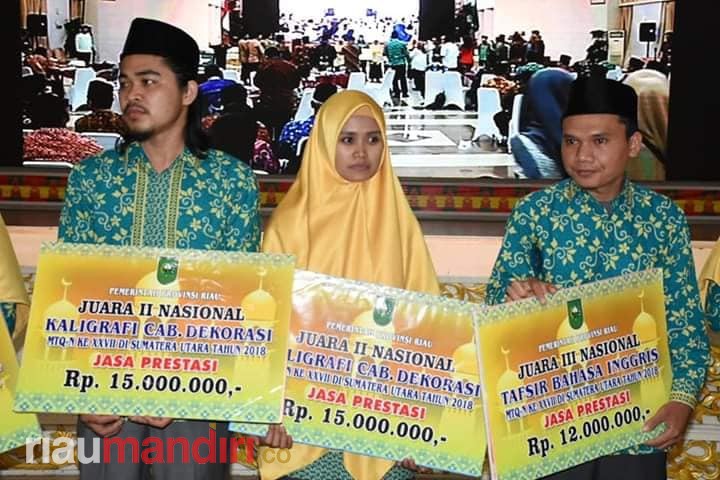 Raih Juara MTQ Nasional 2018, Peserta Kaligrafi Kampar Terima Bonus dari Pemprov Riau