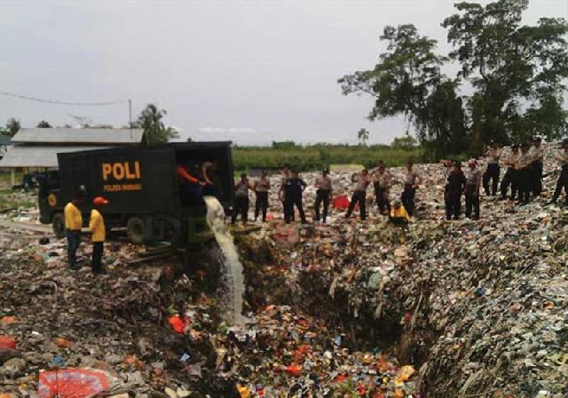 Mapolres Musnahkan Ribuan Liter Tuak
