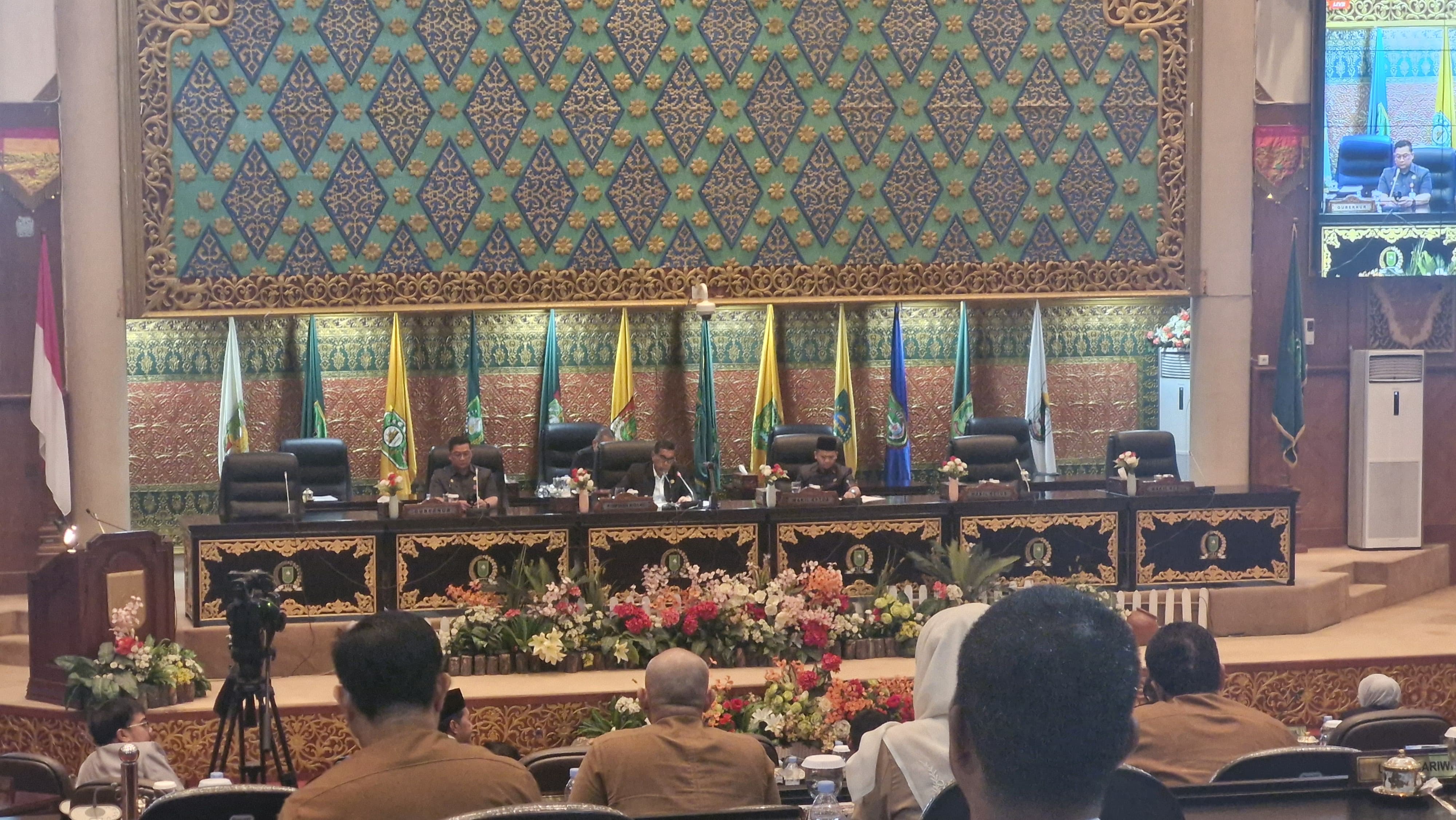DPRD Riau Bahas Ranperda Keterbukaan Informasi Publik dan Ketahanan Keluarga