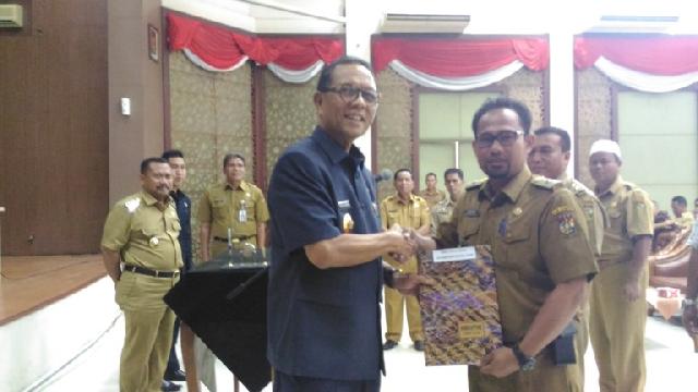 Pemkab Kampar Serahkan Pengelolaan Pasar Gelombang III, Kades Bakal Kembangkan Pasar Lebih Baik