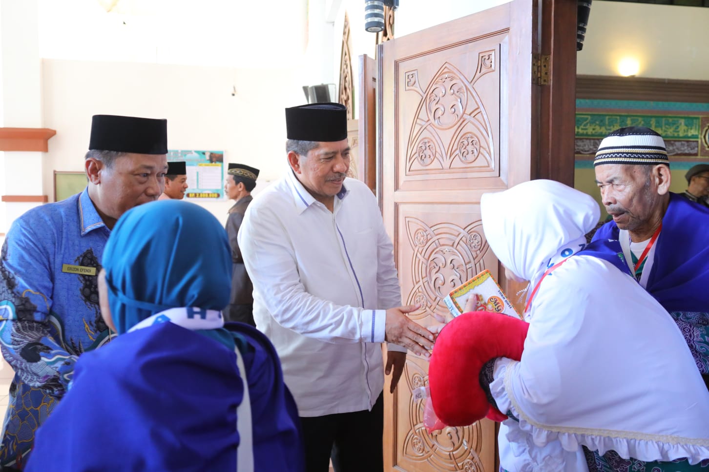 Bupati Alfedri Lepas JCH Siak Kloter 32 