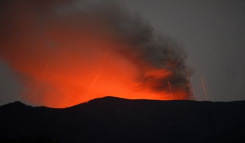 Marapi Kembali Erupsi Nampakkan Volcanic Glow