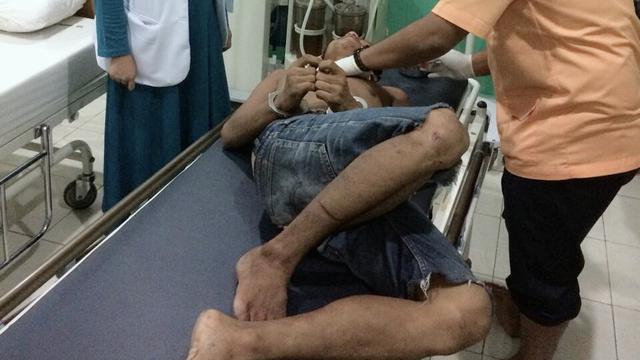 Perampas Motor ABG Dihajar Massa, Berlagak Gila saat Dibawa ke Polisi