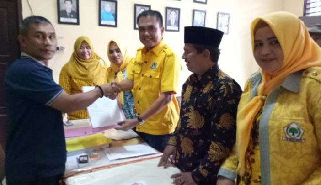 DPD II Partai Golkar Rohul Serahkan Dokumen ke KPU
