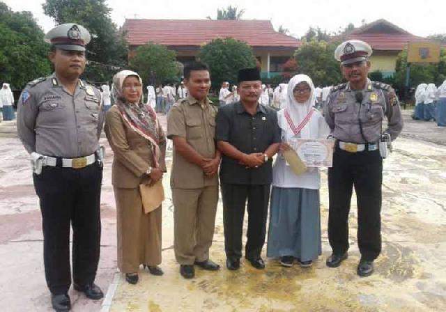 Juara II Olimpiade Fisika Unri