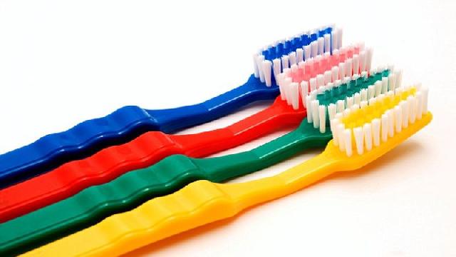 Wajib Diketahui, Ini 4 Trik Memilih Sikat Gigi yang Benar