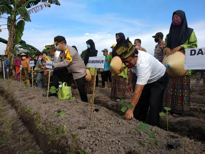 Canangkan Program Jaga Kampung di Siak, Kapolda Riau Dorong Penguatan Tiga Pilar