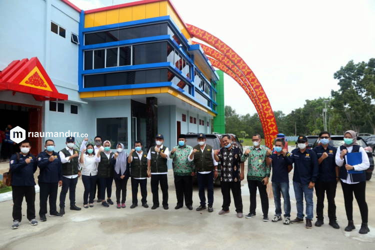 Pejabat Kementerian PUPR Puji Bangunan Instalasi Pengelolaan Air di Siak