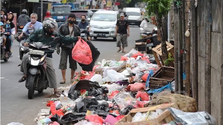 Pemko Pekanbaru Akan Segera Terapkan Sanksi Tippiring Buang Sampah Sembarangan