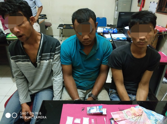 Polisi Tangkap Tiga Pria Saat Pesta Narkoba di Tambang