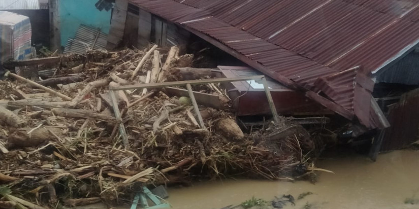 Mobil Terseret Banjir, Sopir dan Seorang Penumpang Meninggal