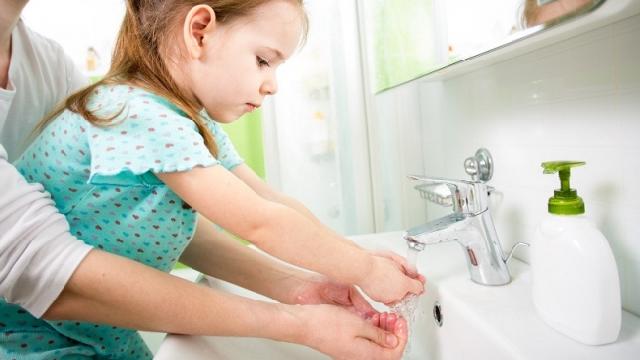 5 Trik Efektif Agar Anak Terhindar Dari Kuman Penyakit
