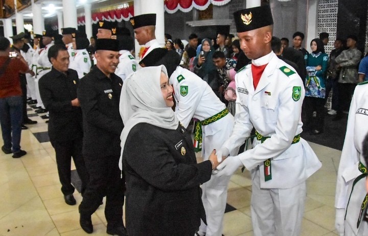 Bupati Kasmarni Kukuhkan Paskibraka Bengkalis 2025