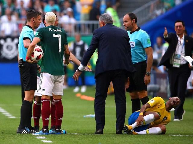 Ini Reaksi Pelatih Meksiko atas Akting Neymar 