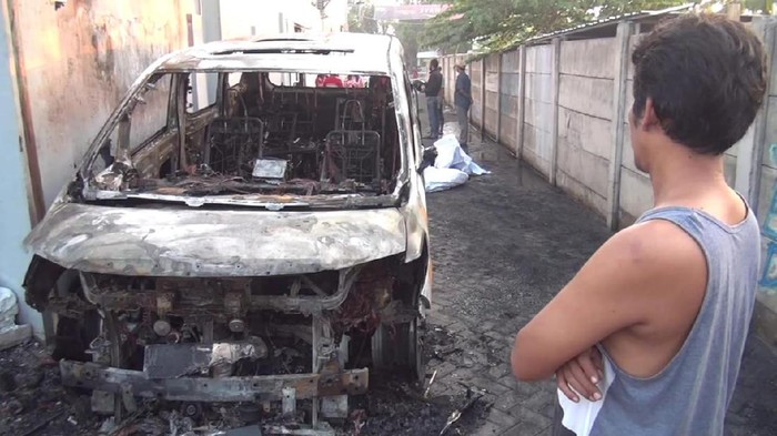 Dari Fans Berat Hingga Sakit Hati Dihina, Ini Profil Pembakar Mobil Via Vallen