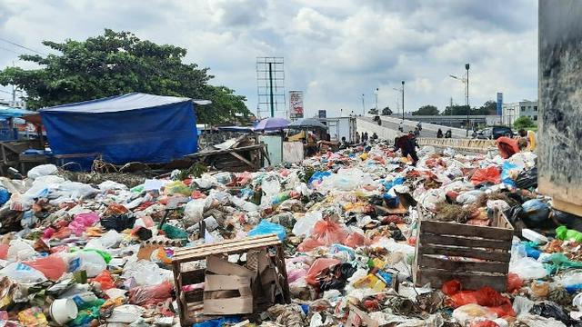Dua Orang Warga Gugat Pemerintah Pekanbaru Soal Pengelolaan Sampah Plastik