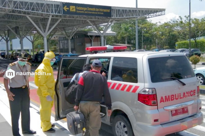 17 Orang Positif Covid-19 dari Pemeriksaan di Bandara SSK II Pekanbaru
