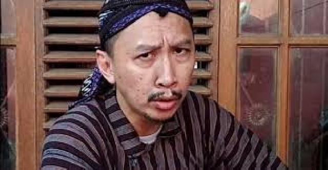 Siang Ini Abu Janda Diperiksa Terkait Laporannya Soal Rocky Gerung