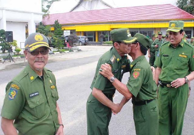 Pj Bupati Pamitan dengan PNS