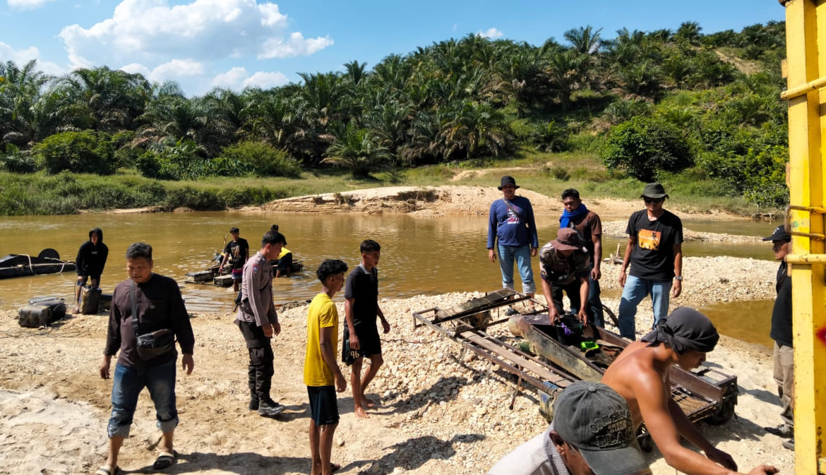 Beraksi di Sungai Setingkai, 7 Rakit PETI Disita Polsek Kampar Kiri