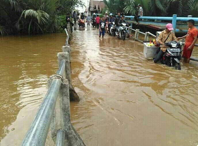 Jembatan Sungai Piring di Dapil Ketua DPRD Inhil Memprihatinkan
