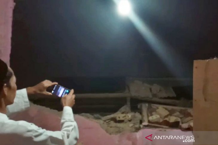 Rumah Warga Rusak Akibat Gempa Banten