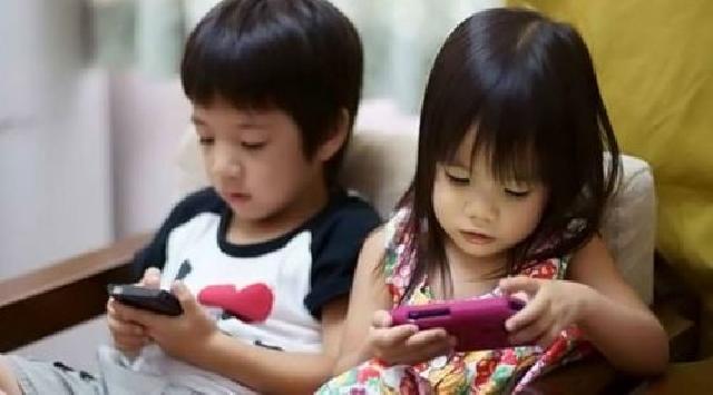 Akibat Sering Main Gadget, Anak Bisa Menjadi Pelupa