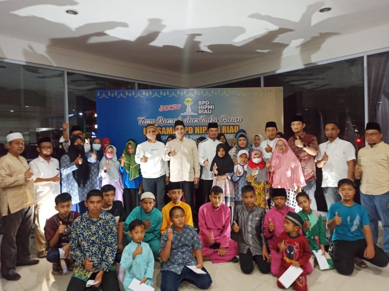 Resmi Kantor Baru, HIPMI Riau Buka Bersama  Anak Yatim Piatu