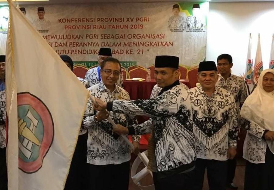 Dosen Unri M Syafi'i Terpilih Jadi Ketua PGRI Riau