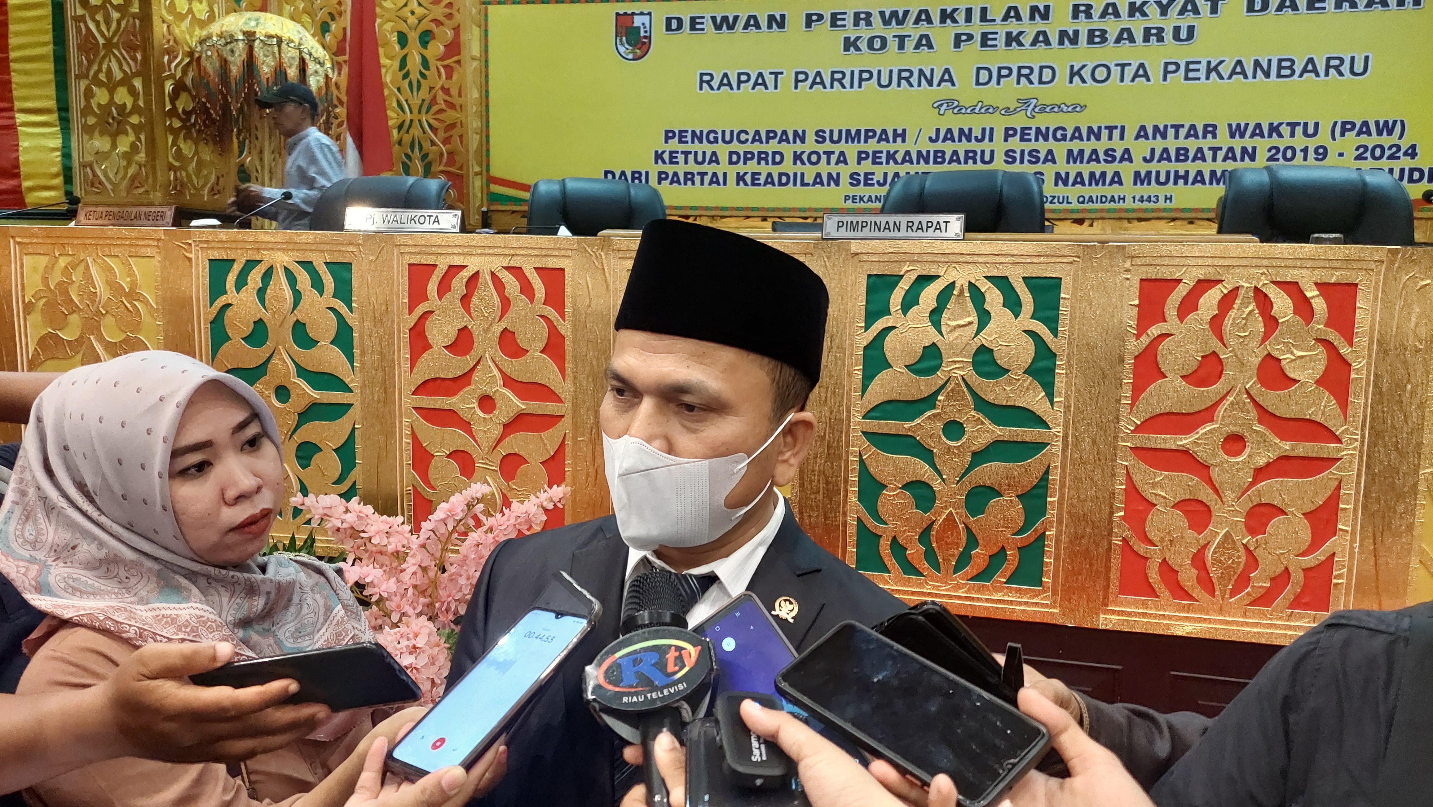 Jabat Ketua DPRD Kota Pekanbaru, Sabarudi : Seberat Apapun Harus Dipikul