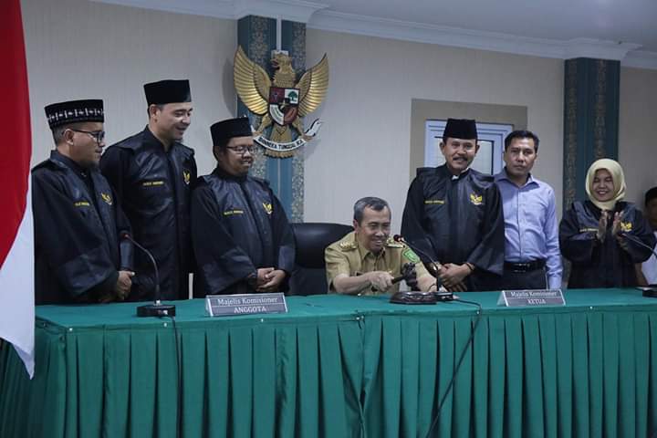 Resmikan Kantor Baru KI Riau, Gubri Harapkan Kinerja Komisioner Lebih Baik