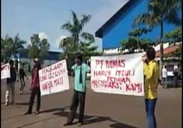 Buruh Demo PT Ivomas