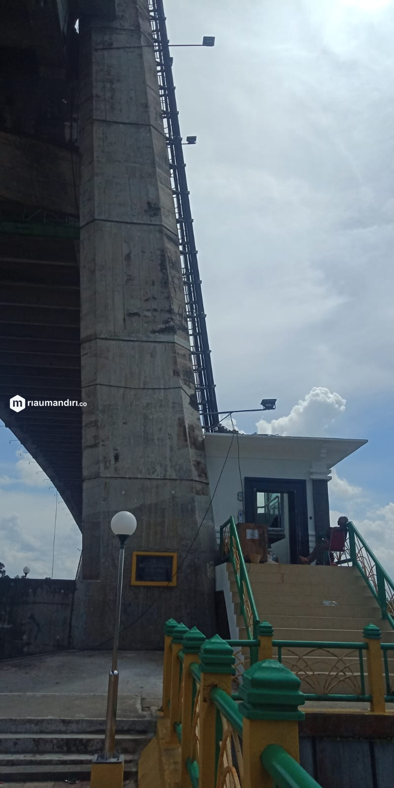 Habiskan Rp3 M, Lift Menara Jembatan Tengku Agung Sultanah Latifah Siak Diganti Baru
