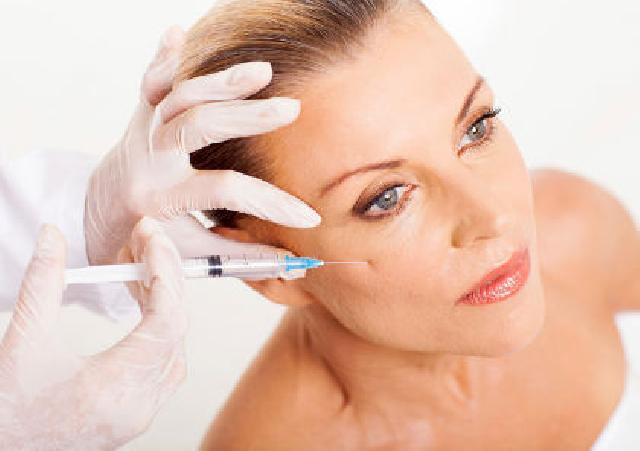 6 Manfaat Suntik Botox Bagi Kesehatan