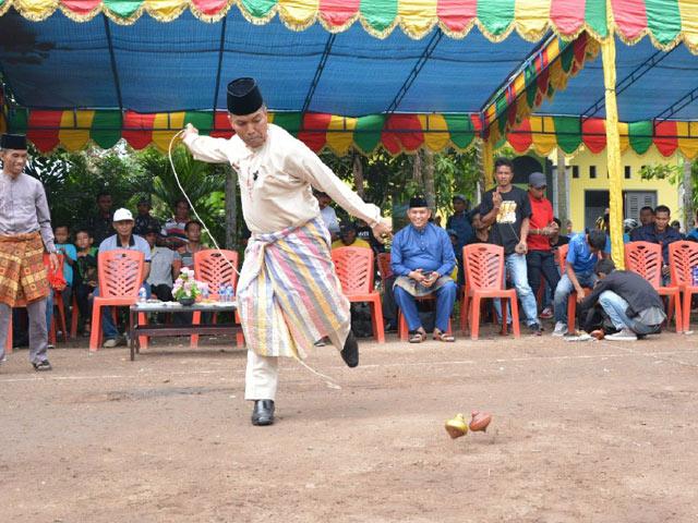 26 Tim Ikuti Turnamen Gasing Kampung Rempak