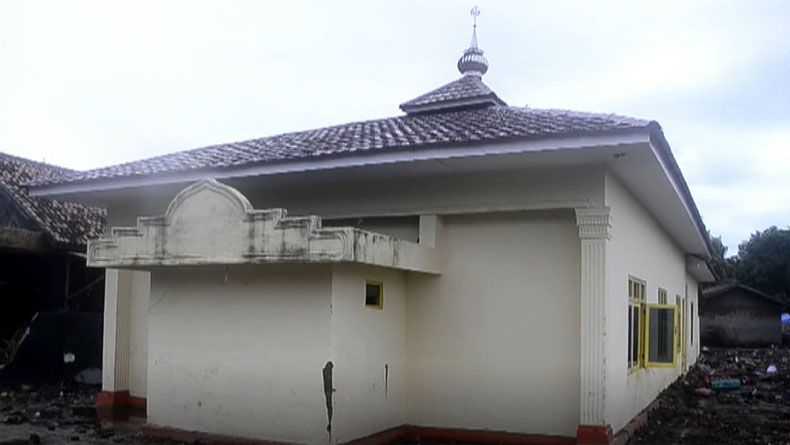 Diterjang Tsunami, Masjid di Lampung Ini Tetap Berdiri Kokoh